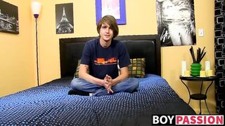 20yo twink wanks his nice shaft until he cums