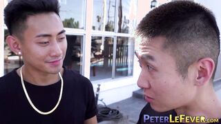 This time tatted top Jon Darra buries his prick deep inside Hans Raw