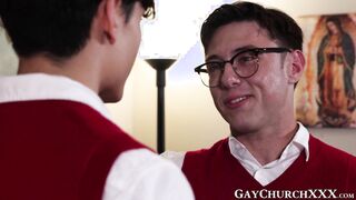 Beefy Archie Paige shoves his meat into Donovans tight butthole