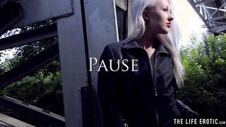 Glam blonde Adelina White pees outdoors & rubs her beaver