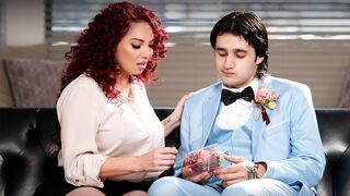 Mature stepmommy Kiki Daire takes over stepdaughters prom date