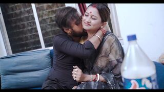 Indian Couple Fucking - Newly Married Wifey Banged Hard By Her Hubby