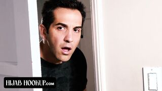 Horny Weirdo Peeps On Hot Girl Babe In Hijab Vanessa Vox