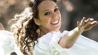 Happy & bushy Jade under the Sun