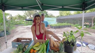 Roxie Sinner getting fucked by the stand