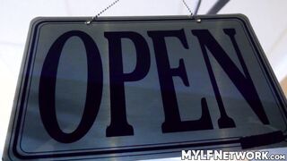 Boner Rion King drilled hard the welcoming shaved muff of sexy milf Preston Lee