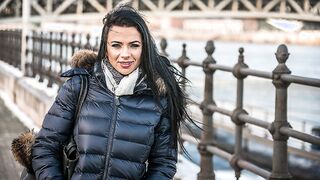 Sexy MILF fucking a hard huge cock