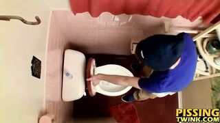 Devin Reynolds grabs his meat & unloads in the toilet
