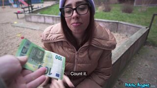 Naughty Blowjob & Dildo Play with Bespectacled Babe