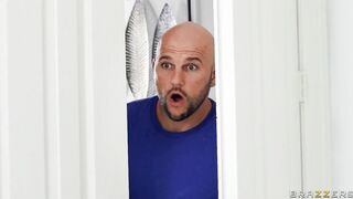 Squirting in Voyeur XXX w Hung Rommate Porn by : BRAZZERS