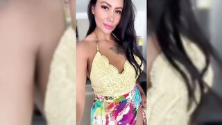 #brunette #longhair #longlegs #biggboobs #seductive #seducinglook #european #athletic