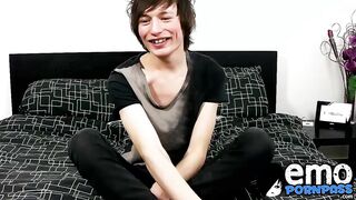 Jesse Andrews is still a fresh wanker whos introverted when naked