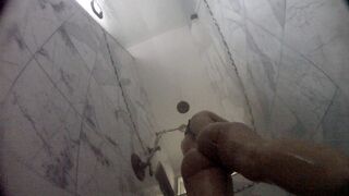 London Keyes Takes A Cam Shower