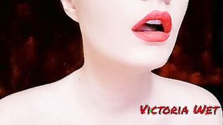 Victoria Wet play with lips