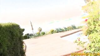 Bukkake hoe Kaiya Lynn gets a cum facial