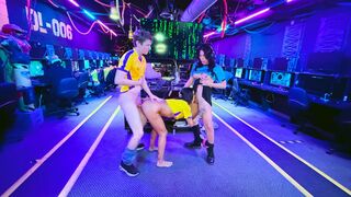 Shemale Avery Lust sucking during esports