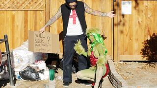 The Grinch gives up & wants some assfucking