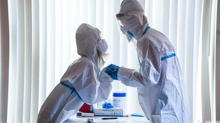 Lola Fae gets ravaged by her man Lucky Fae pandemic style