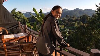 Amateur Asian teen Girlfriend sucks her boyfriends huge cock back in the hotel