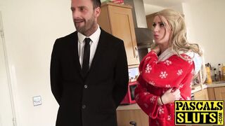 Mesmerizing blonde babe Jasmine gets her beaver streched wide